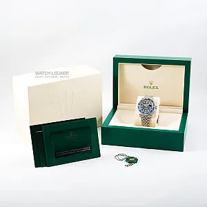 00165_watchlounge_lo.jpg