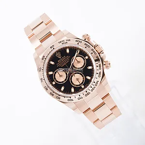 00527_watchlounge_lo.jpg