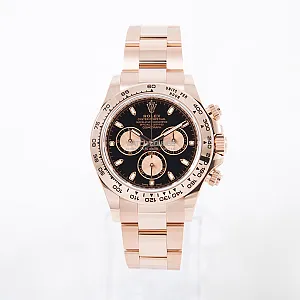 00530_watchlounge_lo.jpg