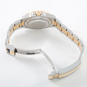 007_watchlounge_lo_1.jpg