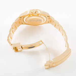 00815_watchlounge_lo.jpg