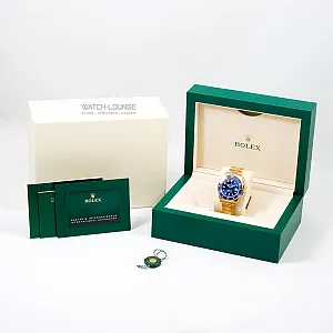 00819_watchlounge_lo.jpg