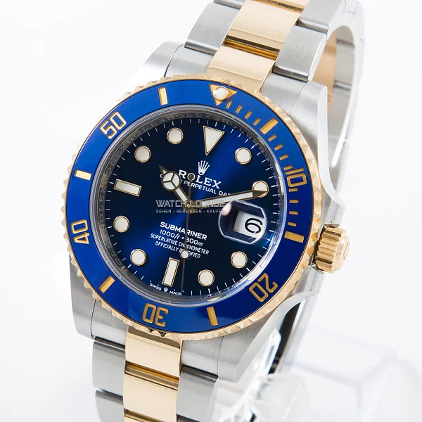 008_watchlounge_lo_2.jpg