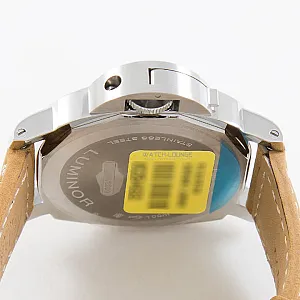 01055_watchlounge_lo.jpg