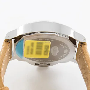 01056_watchlounge_lo.jpg