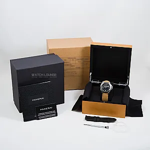 01059_watchlounge_lo.jpg