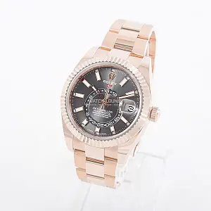 01140_watchlounge_lo_1.jpg