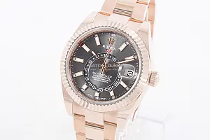 01140_watchlounge_lo_1.jpg