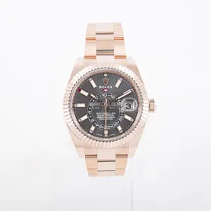 01142_watchlounge_lo_1.jpg