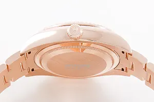 01143_watchlounge_lo_1.jpg