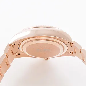 01144_watchlounge_lo_1.jpg