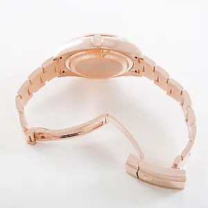 01145_watchlounge_lo_1.jpg