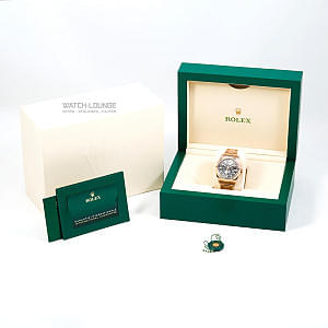 01148_watchlounge_lo.jpg
