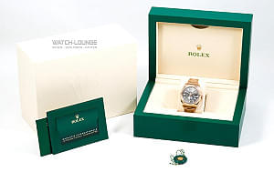 01148_watchlounge_lo.jpg