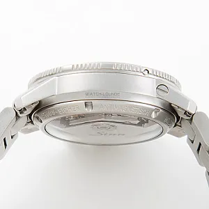 02129_watchlounge_lo.jpg
