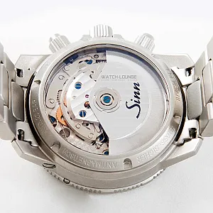 02132_watchlounge_lo.jpg