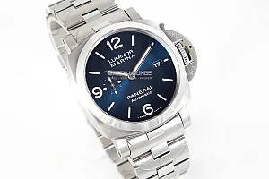 02240_watchlounge_lo.jpg