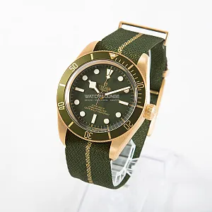 02249_watchlounge_lo.jpg