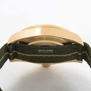 02253_watchlounge_lo.jpg