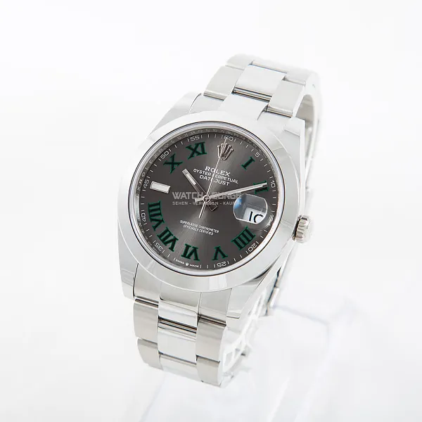 02374_watchlounge_lo_1.jpg