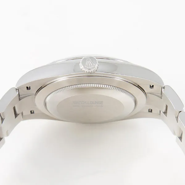 02375_watchlounge_lo_1.jpg