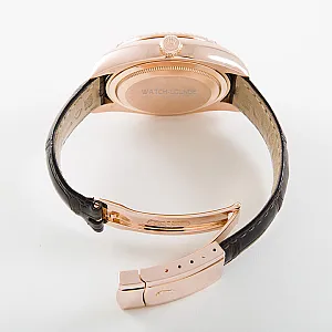 02495_watchlounge_lo.jpg