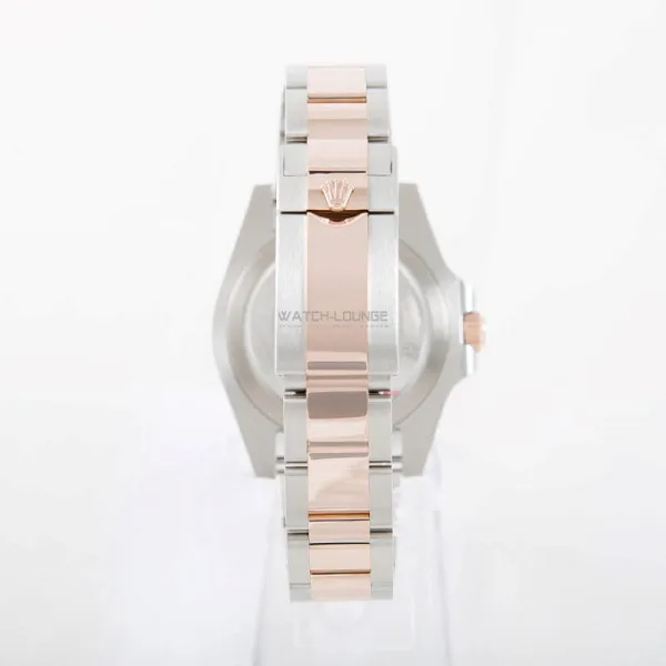 02522_watchlounge_lo_3.jpg