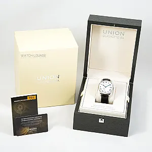 02598_watchlounge_lo.jpg