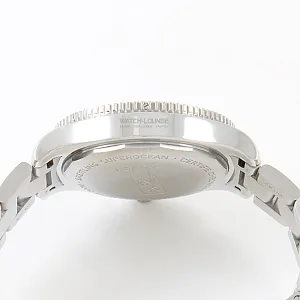 02743_watchlounge_lo.jpg