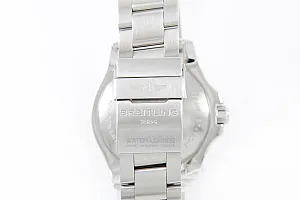 02746_watchlounge_lo.jpg