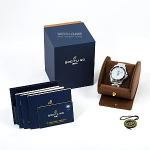 02748_watchlounge_lo.jpg