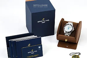 02748_watchlounge_lo.jpg