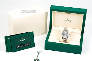 02999_watchlounge_lo.jpg