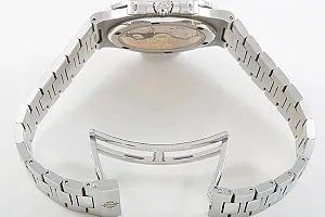 03059_watchlounge_lo.jpg