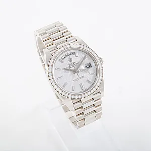 03166_watchlounge_lo.jpg