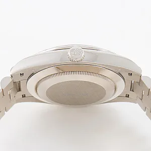 03168_watchlounge_lo.jpg
