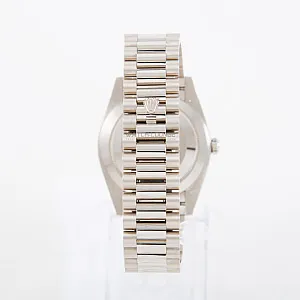 03171_watchlounge_lo.jpg