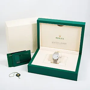 03172_watchlounge_lo.jpg