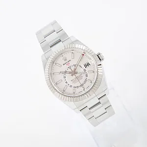 03174_watchlounge_lo.jpg