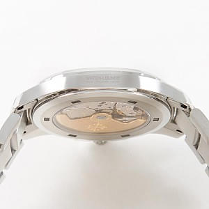 03513_watchlounge_lo.jpg