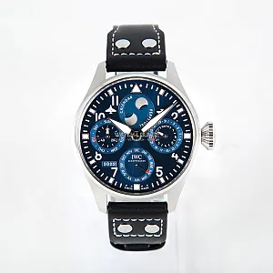 03725_watchlounge_lo.jpg