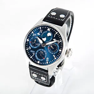 03727_watchlounge_lo.jpg