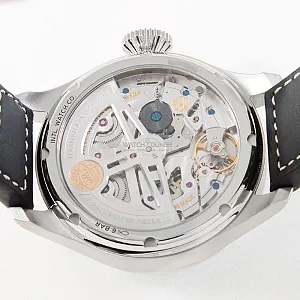 03730_watchlounge_lo.jpg