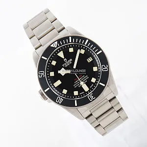 03759_watchlounge_lo.jpg
