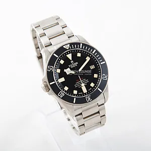 03761_watchlounge_lo.jpg
