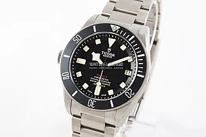 03762_watchlounge_lo.jpg