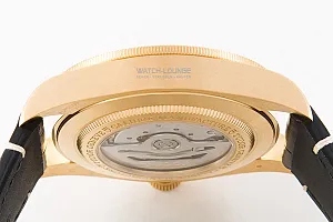 03774_watchlounge_lo.jpg