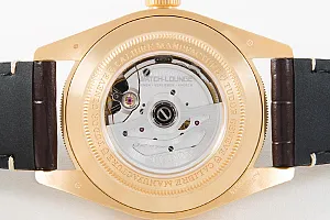 03775_watchlounge_lo.jpg