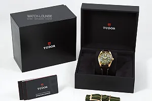 03778_watchlounge_lo.jpg