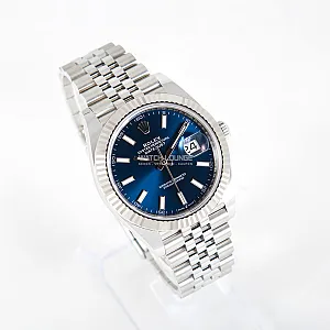 03794_watchlounge_lo.jpg